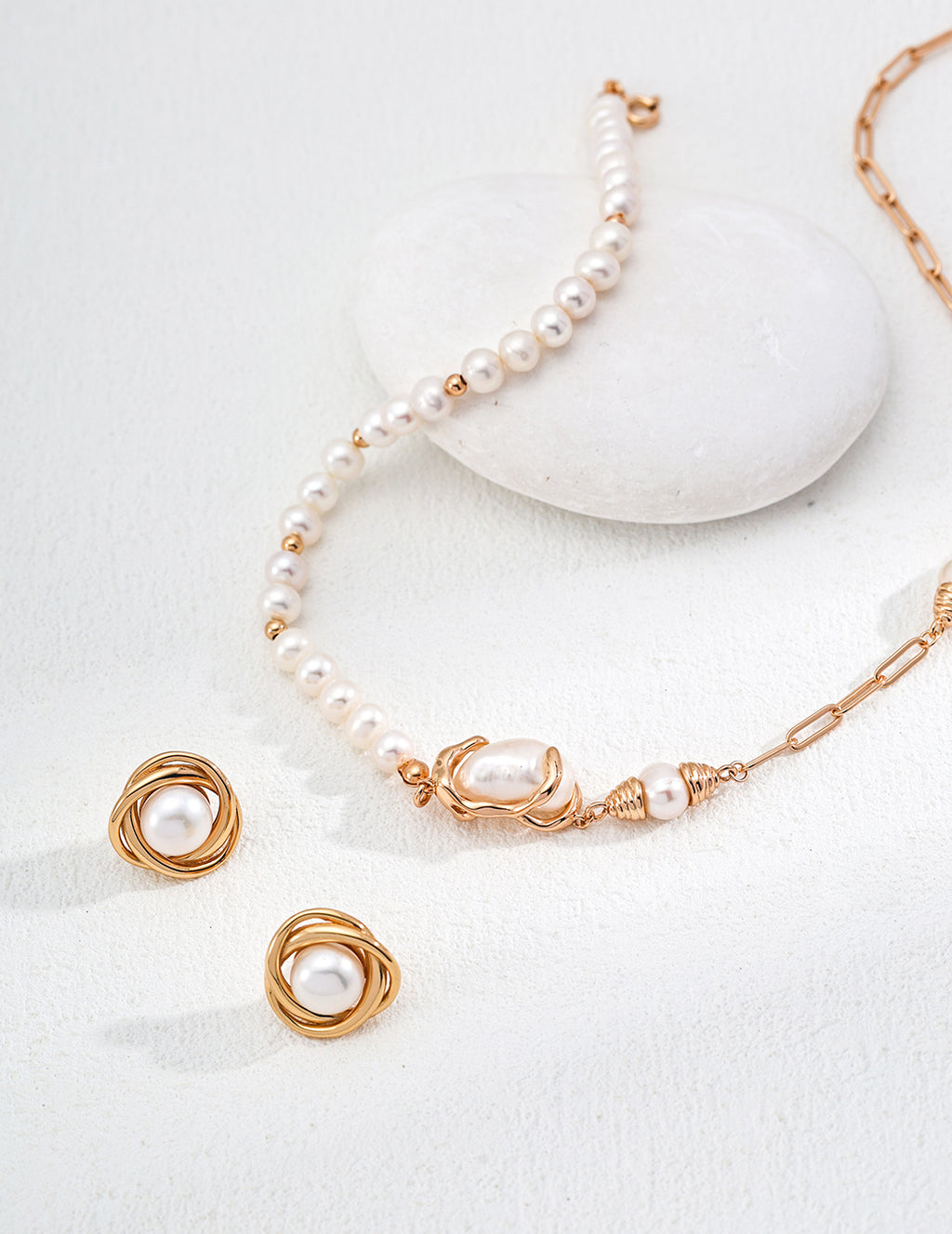 Alia Necklace